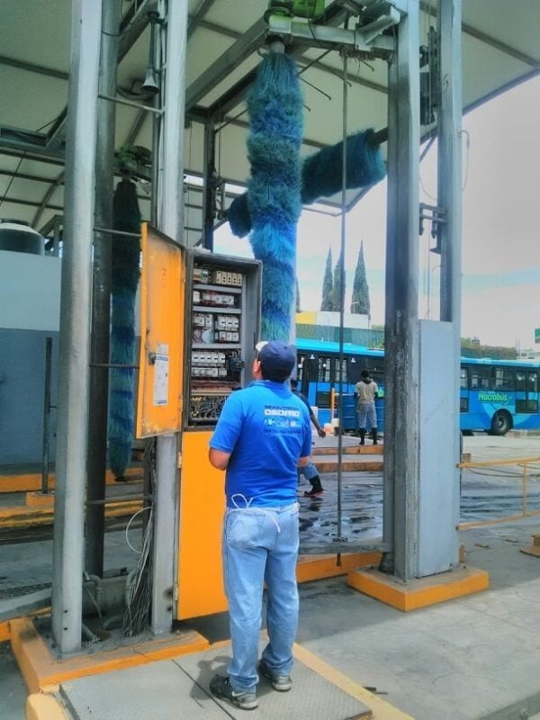 Arco de lavado con cepillos publicado en el catálogo de Industrias Osorio